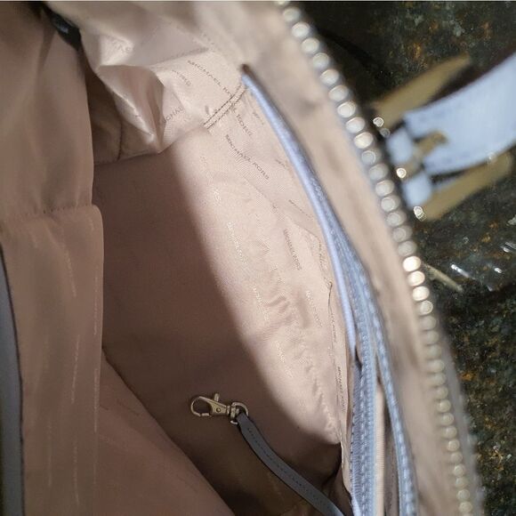 Michael Kors Jet Set Snap Pocket Tote Bag - Picture 10 of 16